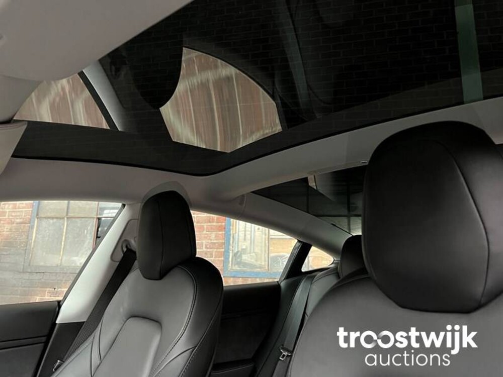 Tesla Model 3 Plus Standard RWD 238PS 2020, L-477-KG