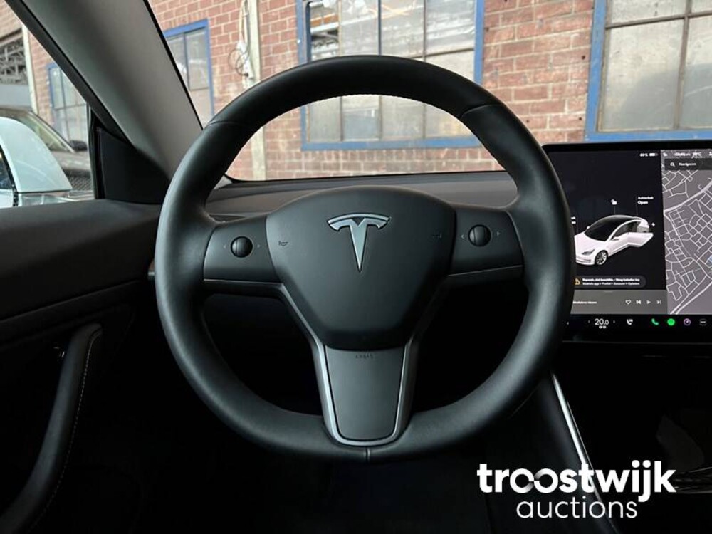 Tesla Model 3 Plus Standard RWD 238PS 2020, L-477-KG