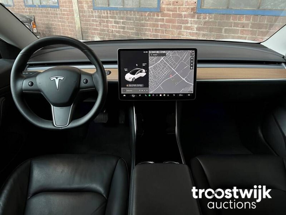 Tesla Model 3 Plus Standard RWD 238PS 2020, L-477-KG