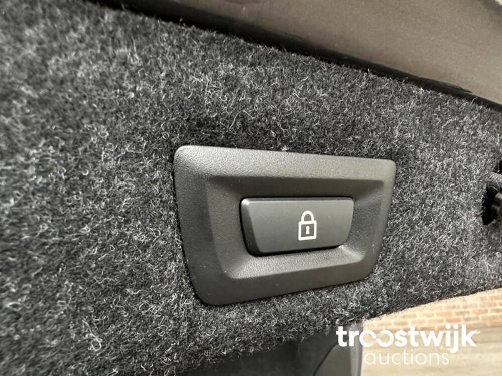 BMW 520e M-Sport Business Edition Plus 204PS 2022 -Orig. NL-, N-654-UK Herstellergarantie