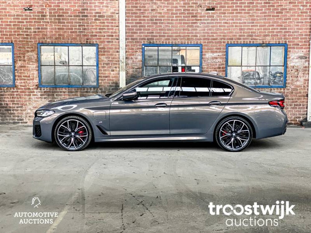 BMW 520e M-Sport Business Edition Plus 204PS 2022 -Orig. NL-, N-654-UK Herstellergarantie