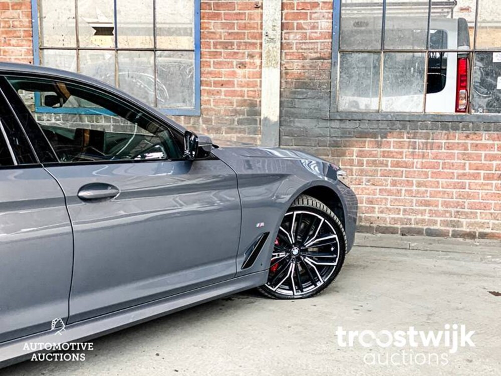BMW 520e M-Sport Business Edition Plus 204PS 2022 -Orig. NL-, N-654-UK Herstellergarantie