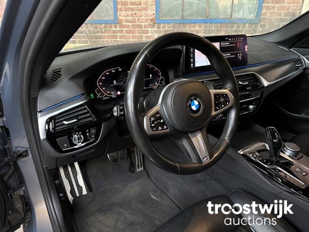 BMW 520e M-Sport Business Edition Plus 204PS 2022 -Orig. NL-, N-654-UK Herstellergarantie