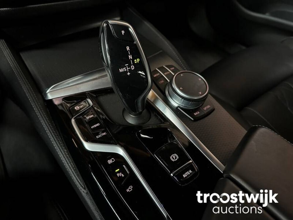 BMW 520e M-Sport Business Edition Plus 204PS 2022 -Orig. NL-, N-654-UK Herstellergarantie