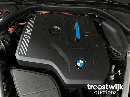 BMW 520e M-Sport Business Edition Plus 204hp 2022 -Orig. NL-, N-654-UK Manufacturer's warranty