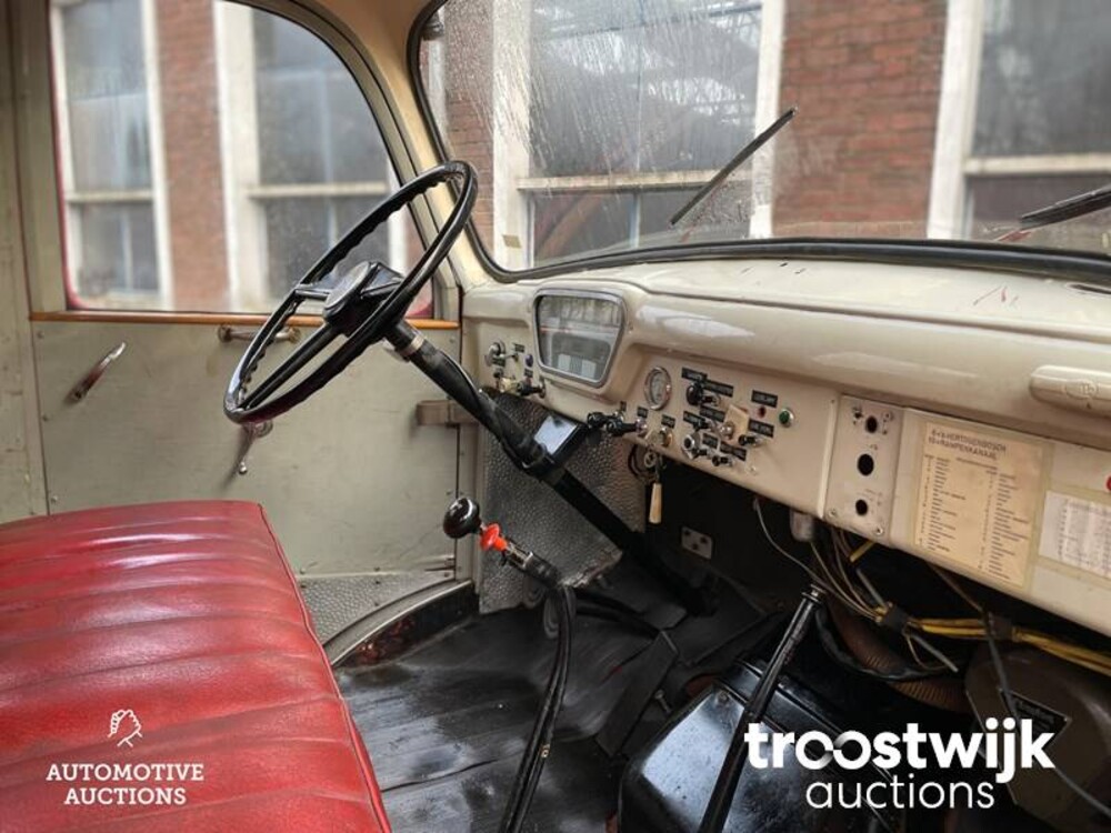 Ford Brandweerauto 3.9 V8 C620 1954, PB-47-78