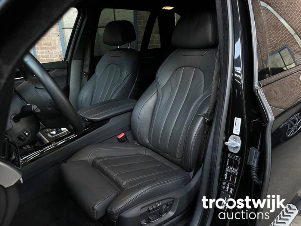 BMW X5 xDrive50i Gepantserd Af-fabriek 450pk 2017