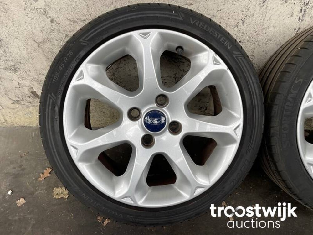 Ford Fiesta 1.25 Ghia 82pk 2009, PT-484-R