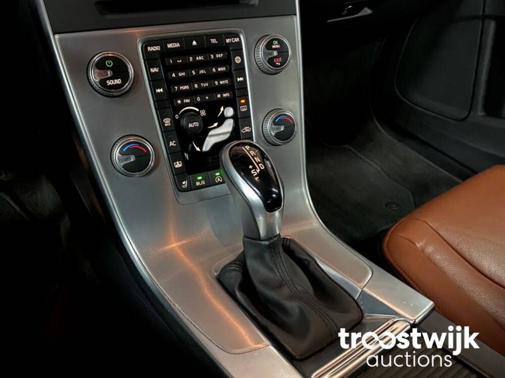 Volvo S60 T5 245pk, 2017