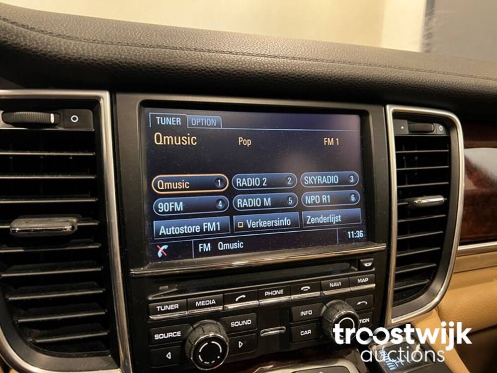 Porsche Panamera 3.6 Platinum Edition SportChrono 299pk 2013, L-185-HT