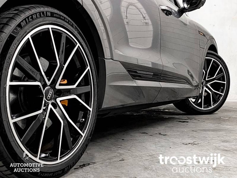 Audi e-tron 55 Sport Quattro Advanced 95 kWh 408pk 2018 -Orig. NL-, XH-703-D
