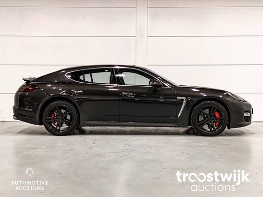 Porsche Panamera Turbo 4.8 SportChrono 500pk 2010 -Orig. NL-, 72-KXN-4