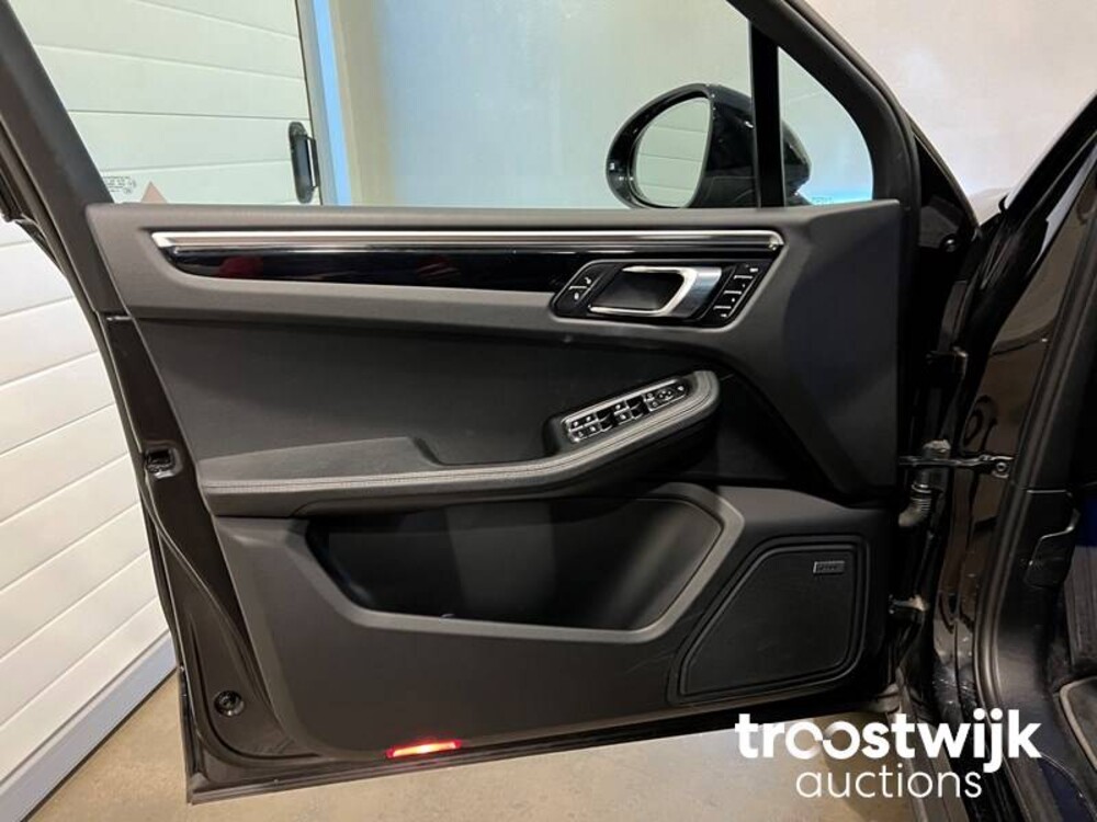 Porsche Macan -FACELIFT-  252pk 2018 -Orig. NL- , TL-246-D