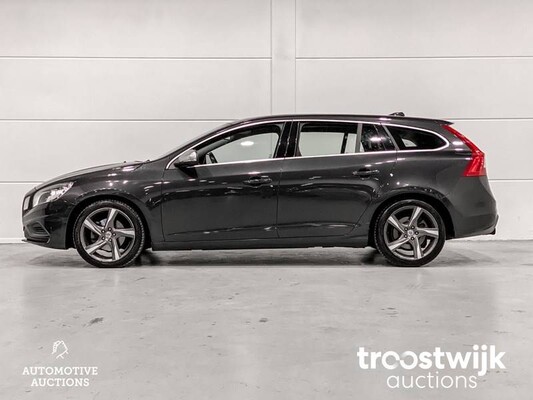 Volvo V60 1.6 T3 R-Design 150hp, 5-KJH-83