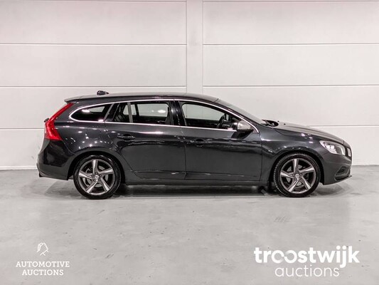 Volvo V60 1.6 T3 R-Design 150pk, 5-KJH-83