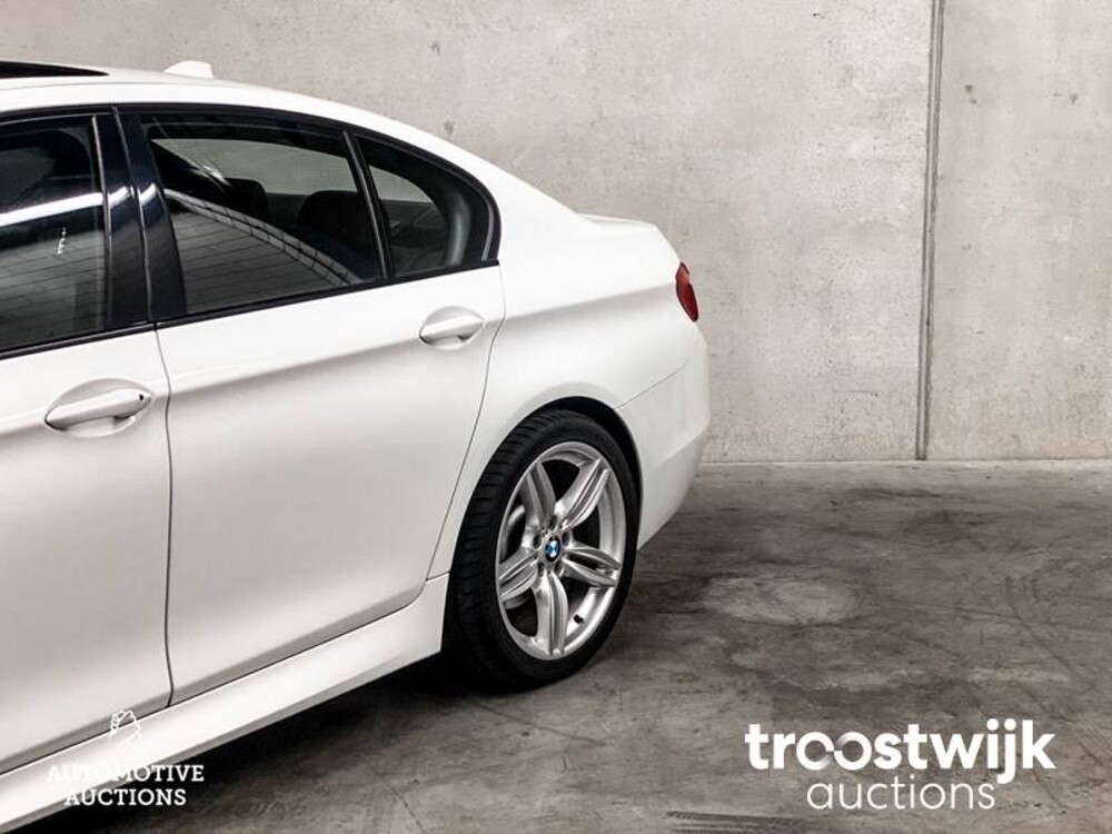 BMW 528i M-Sport High Executive 258pk 2011 -Orig. NL-, 30-RBZ-5