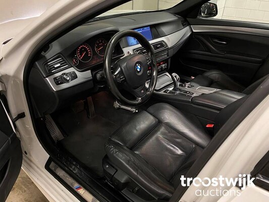 BMW 528i M-Sport High Executive 258pk 2011 -Orig. NL-, 30-RBZ-5