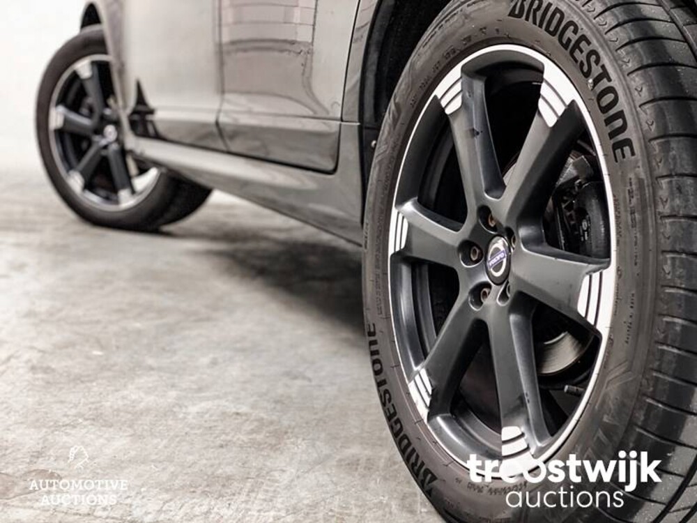 Volvo XC60 R-Design D4 Ocean Race 181pk 2015, ZN-700-D