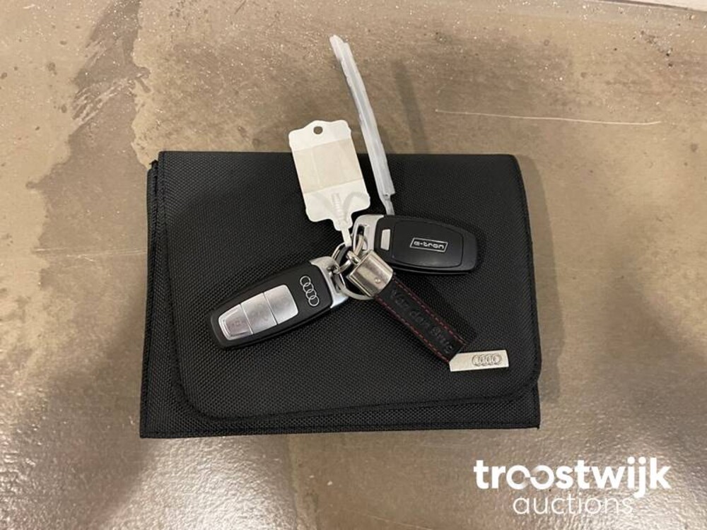 Audi e-tron 55 Sport S-Line Advanced 95 kwh 360hp 2018 -Orig. NL-, XH-638-D