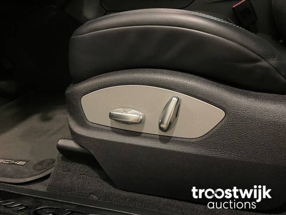 Porsche Macan GTS 2.9 V6 NIEUW-MODEL SportChrono 381pk 2020, J-928-TH