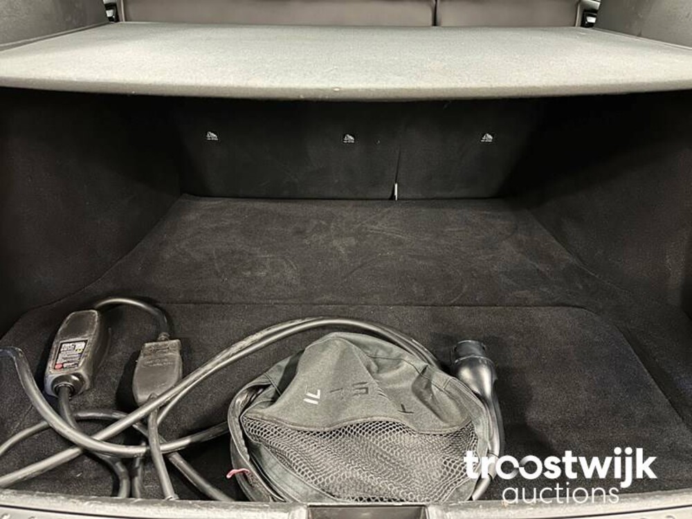 Tesla Model S 60D Base 334pk 2017 -Orig. NL-, PG-368-R