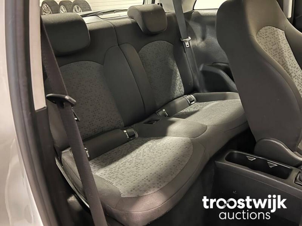 Opel ADAM 1.2 2013, HX-184-Y