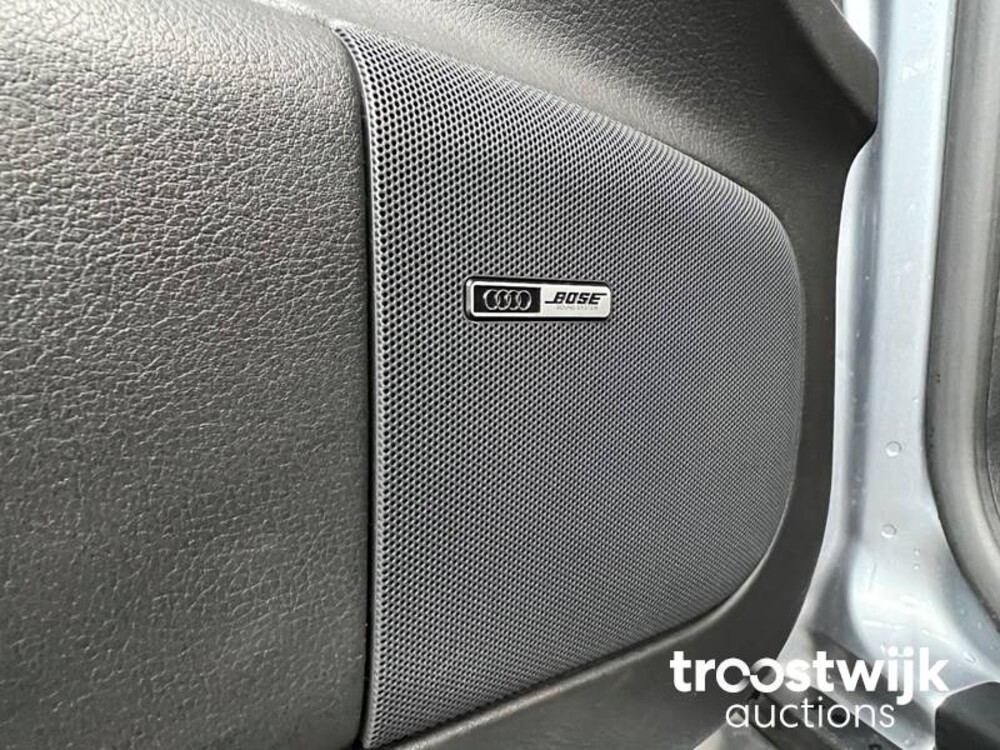 Audi RS6 Limousine 4.2 V8 Quattro  450pk 2003, ZS-298-V