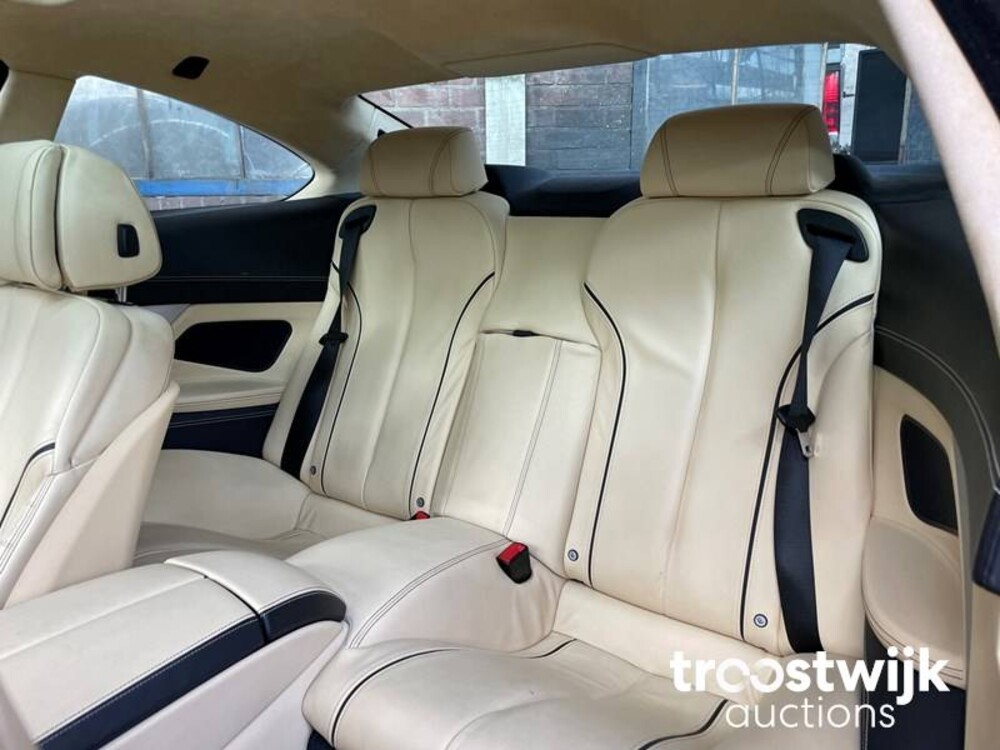 BMW 640i 3.0 V6 6-serie 235pk 2012