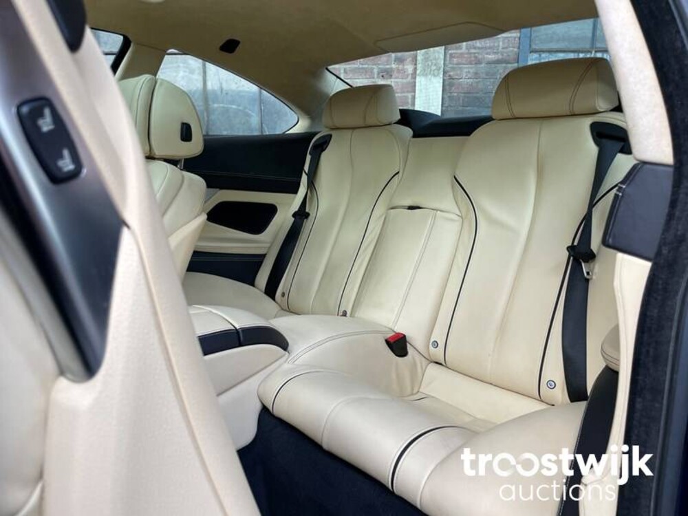 BMW 640i 3.0 V6 6-serie 235pk 2012