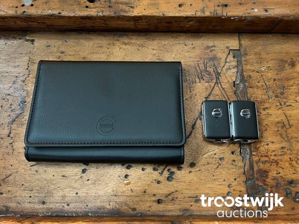 Volvo XC60 2.0 T8 TE AWD Mom. RECHARGE 303pk 2020, R-973-BX