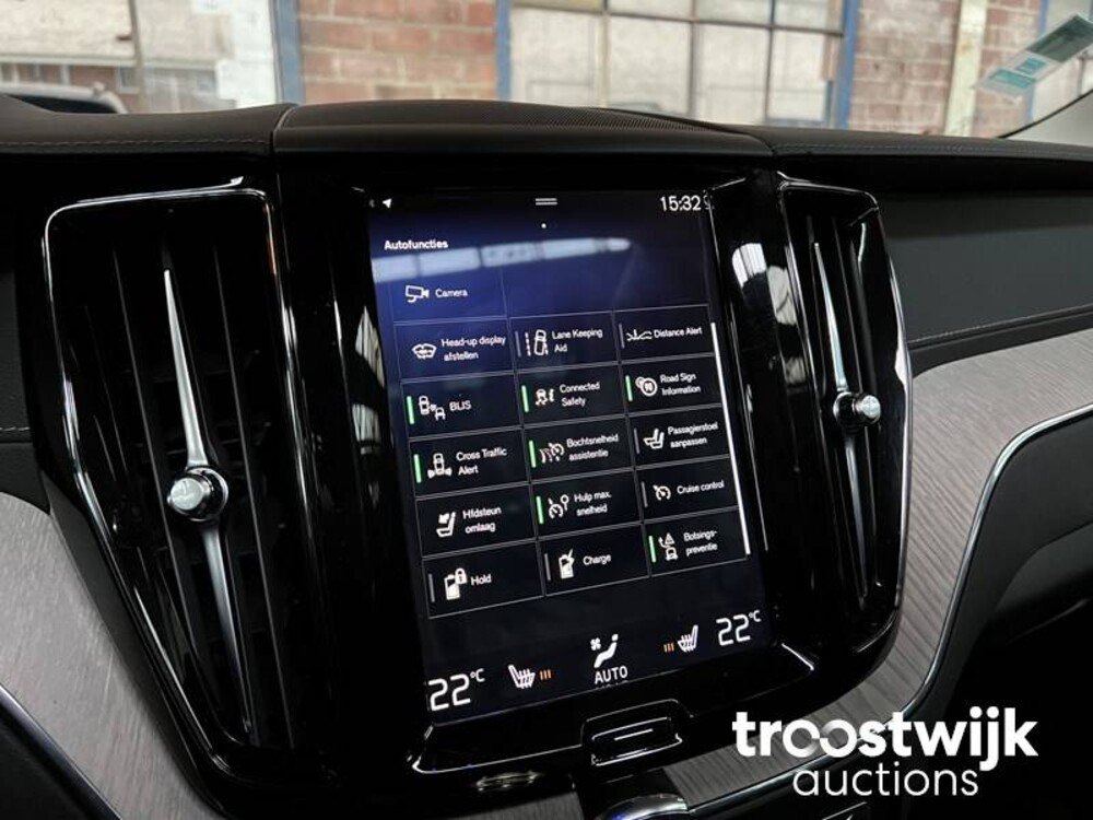 Volvo XC60 2.0 T8 TE AWD Mom. RECHARGE 303pk 2020, R-973-BX