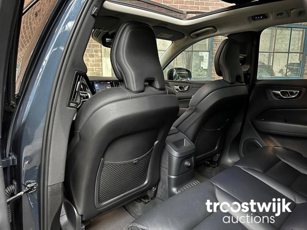 Volvo XC60 2.0 T8 TE AWD Mom. RECHARGE 303pk 2020, R-973-BX