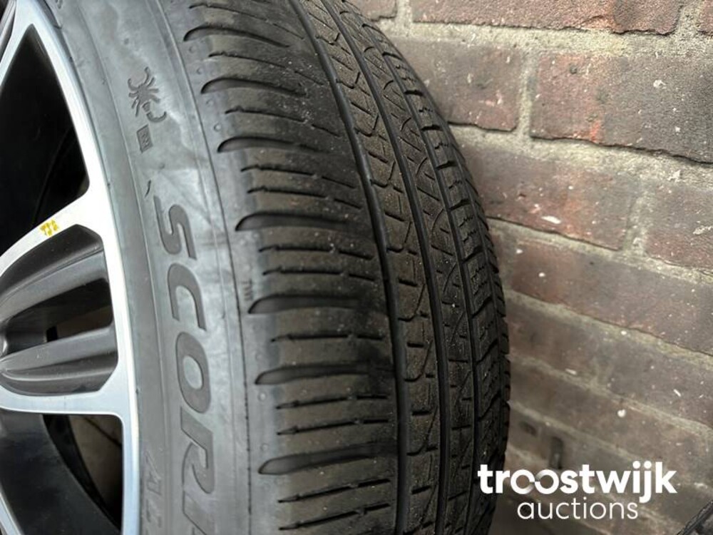 Land Rover Range Rover Velar First Edition D300 3.0 V6 AWD HSE 300pk 2018, K-931-XR