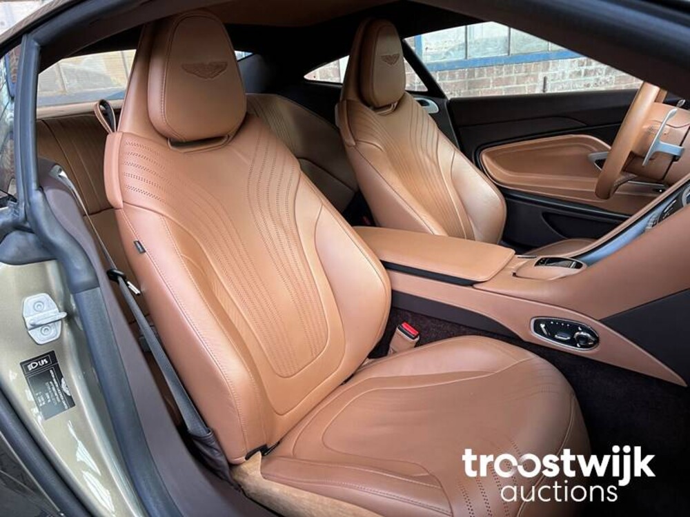 Aston Martin DB11 5.2 V12 Twin Turbo 609pk 2017