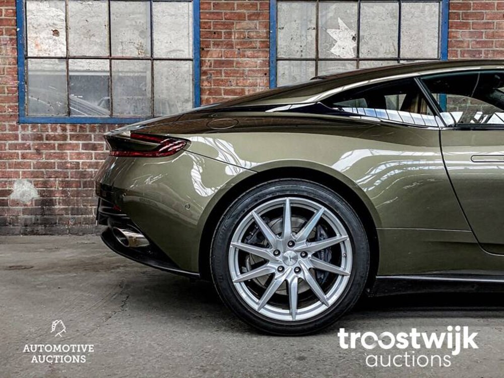 Aston Martin DB11 5.2 V12 Twin Turbo 609pk 2017