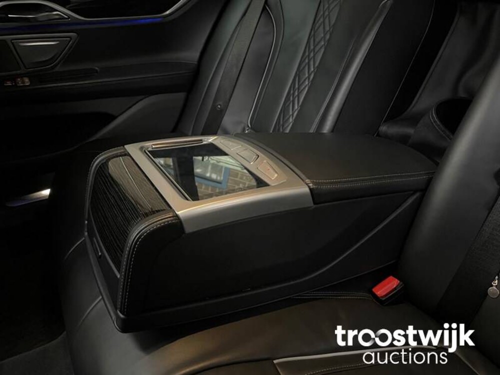 BMW 740e iPerformance High Executive 326pk 2016 7-serie, ND-647-F