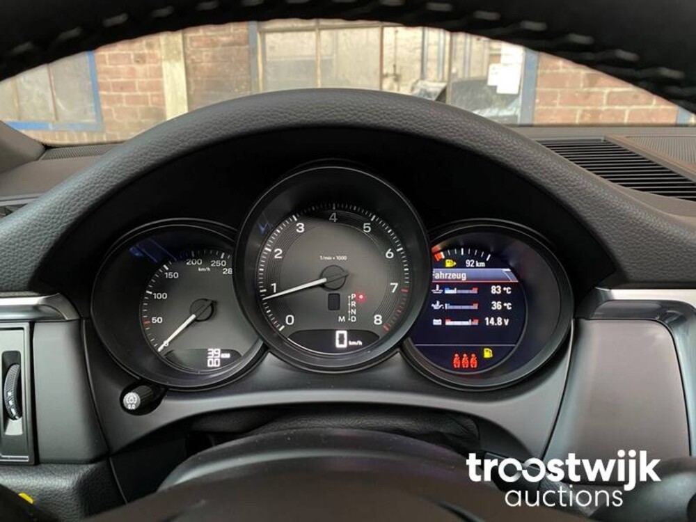 Porsche Macan 2.0  PDK 265pk MY2023 -Fabrieksgarantie-