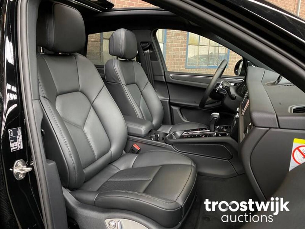 Porsche Macan 2.0  PDK 265pk MY2023 -Fabrieksgarantie-