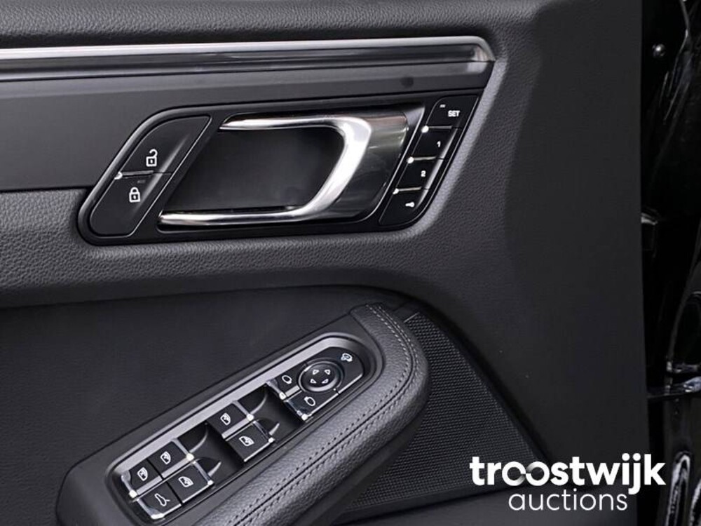 Porsche Macan 2.0  PDK 265pk MY2023 -Fabrieksgarantie-