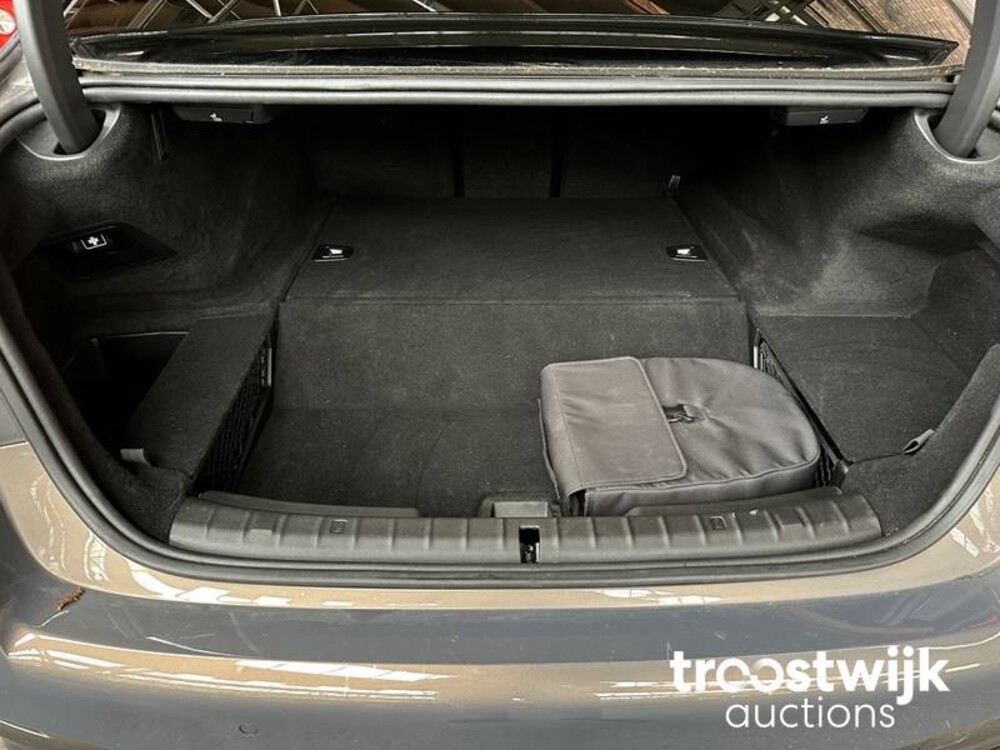 BMW 520e M-Sport Business Edition Plus 204pk 2022 -Orig. NL-, N-654-VK Fabrieksgarantie