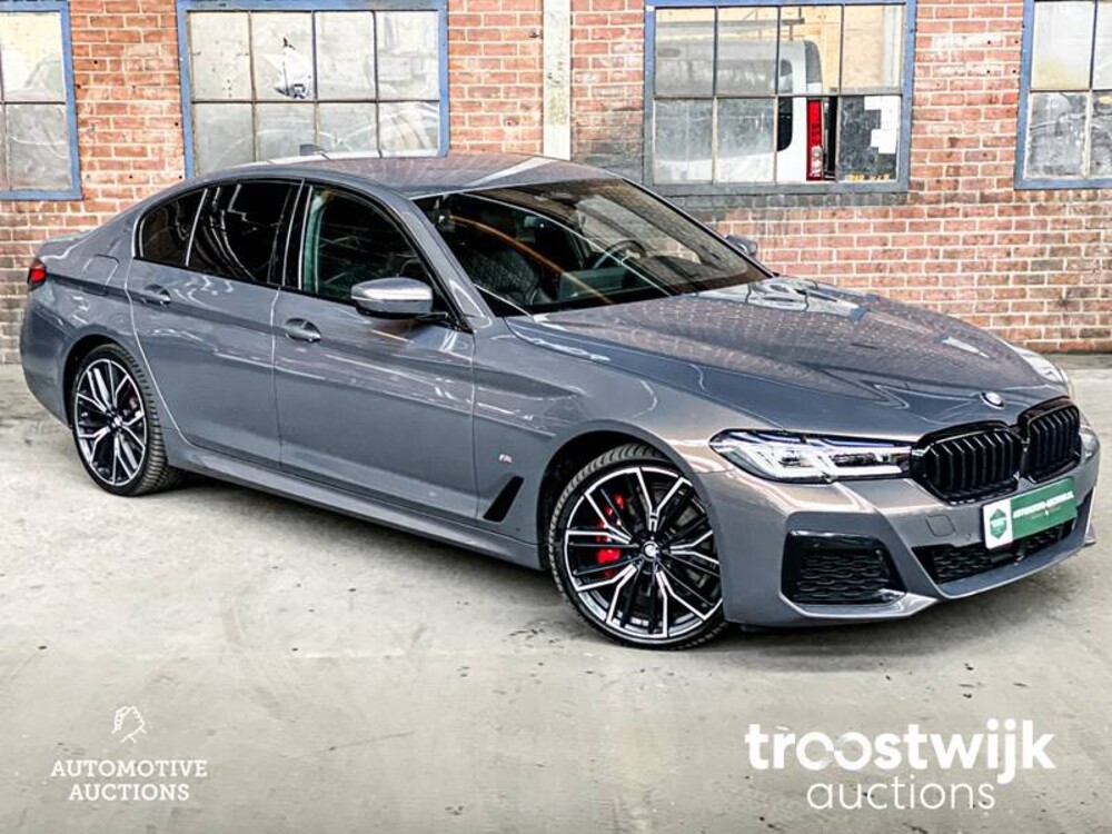 BMW 520e M-Sport Business Edition Plus 204pk 2022 -Orig. NL-, N-654-VK Fabrieksgarantie
