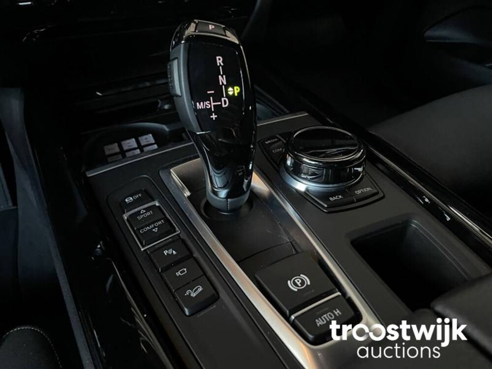 BMW X5 xDrive50i Gepantserd Af-fabriek 450pk 2017