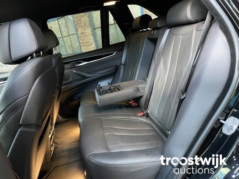 BMW X5 xDrive50i Gepantserd Af-fabriek 450pk 2017