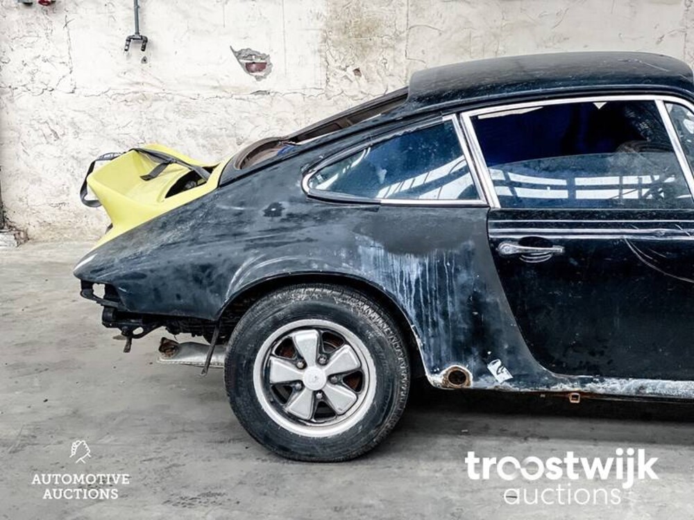 Porsche 911 1975 project auto