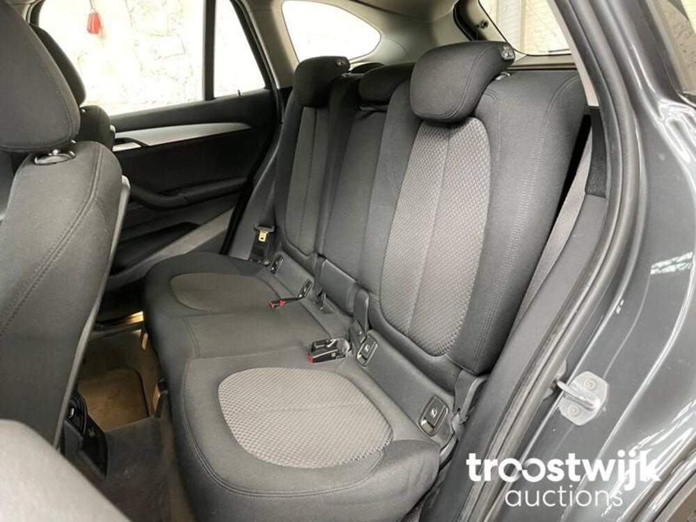 BMW X1 sDrive18d Cent.Hi.Ex 150pk 2017 Automaat! RF-178-D