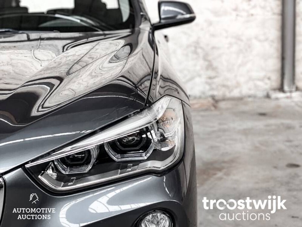 BMW X1 sDrive18d Cent.Hi.Ex 150pk 2017 Automaat! RF-178-D