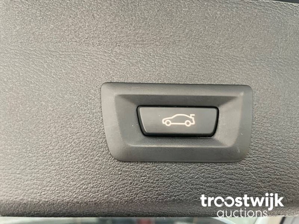 BMW X1 sDrive18d Cent.Hi.Ex 150pk 2017 Automaat! RF-178-D