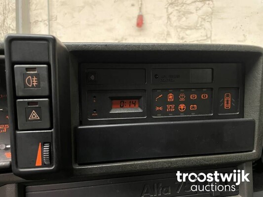 Alfa Romeo 75  1.8 Turbo 155pk 1988, LP-FJ-88