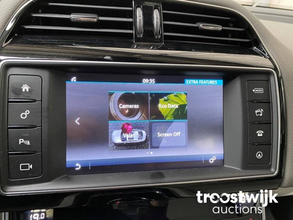 Jaguar XE D R-Sport -Orig. NL- 210pk 2016, JP-175-P