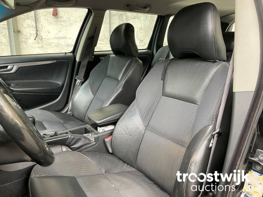 Volvo V70 2.4 Edition II 140pk 2003, -Orig.NL-, 87-LR-FP